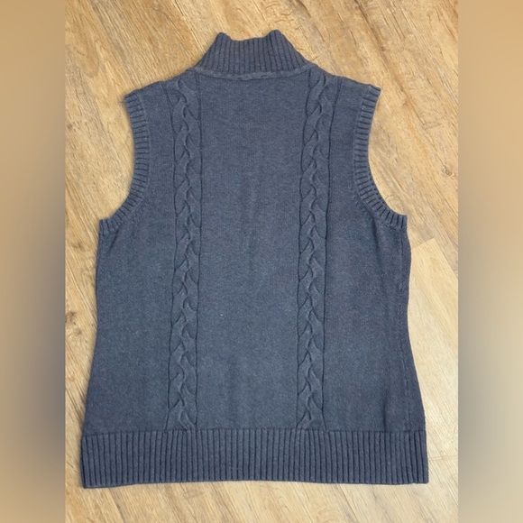 Pendleton • Full Zip Cable Knit Sweater Vest - Picture 9 of 12